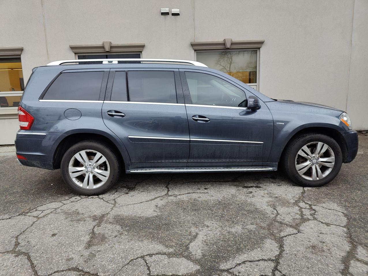 2011 Mercedes-Benz GL-Class Bluetec! Low Mileage! Rear Seat Entertainment! - Photo #4