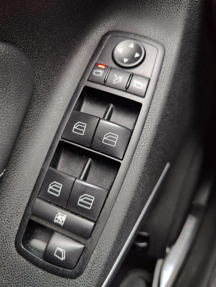 2011 Mercedes-Benz GL-Class Bluetec! Low Mileage! Rear Seat Entertainment! - Photo #12