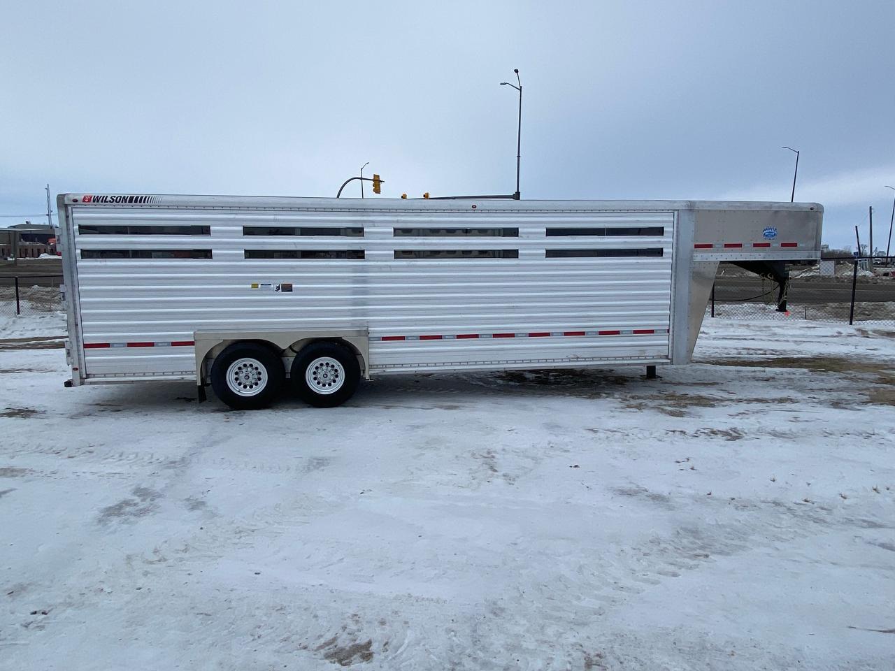 2023 Wilson Trailer 24' Slat Side Photo0
