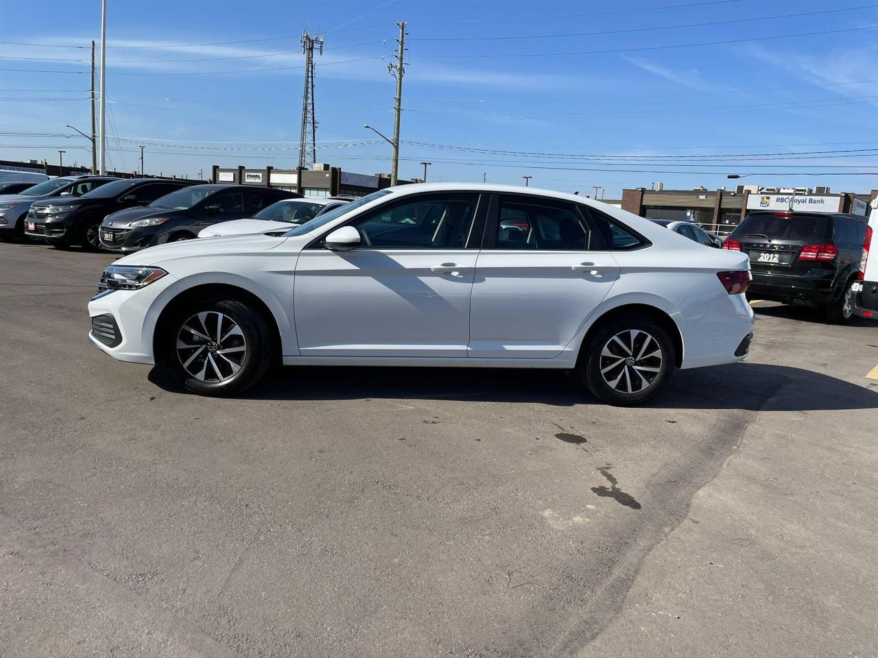 2022 Volkswagen Jetta Auto LIKE NEW ONLY 50 KM NO ISSUES - Photo #5