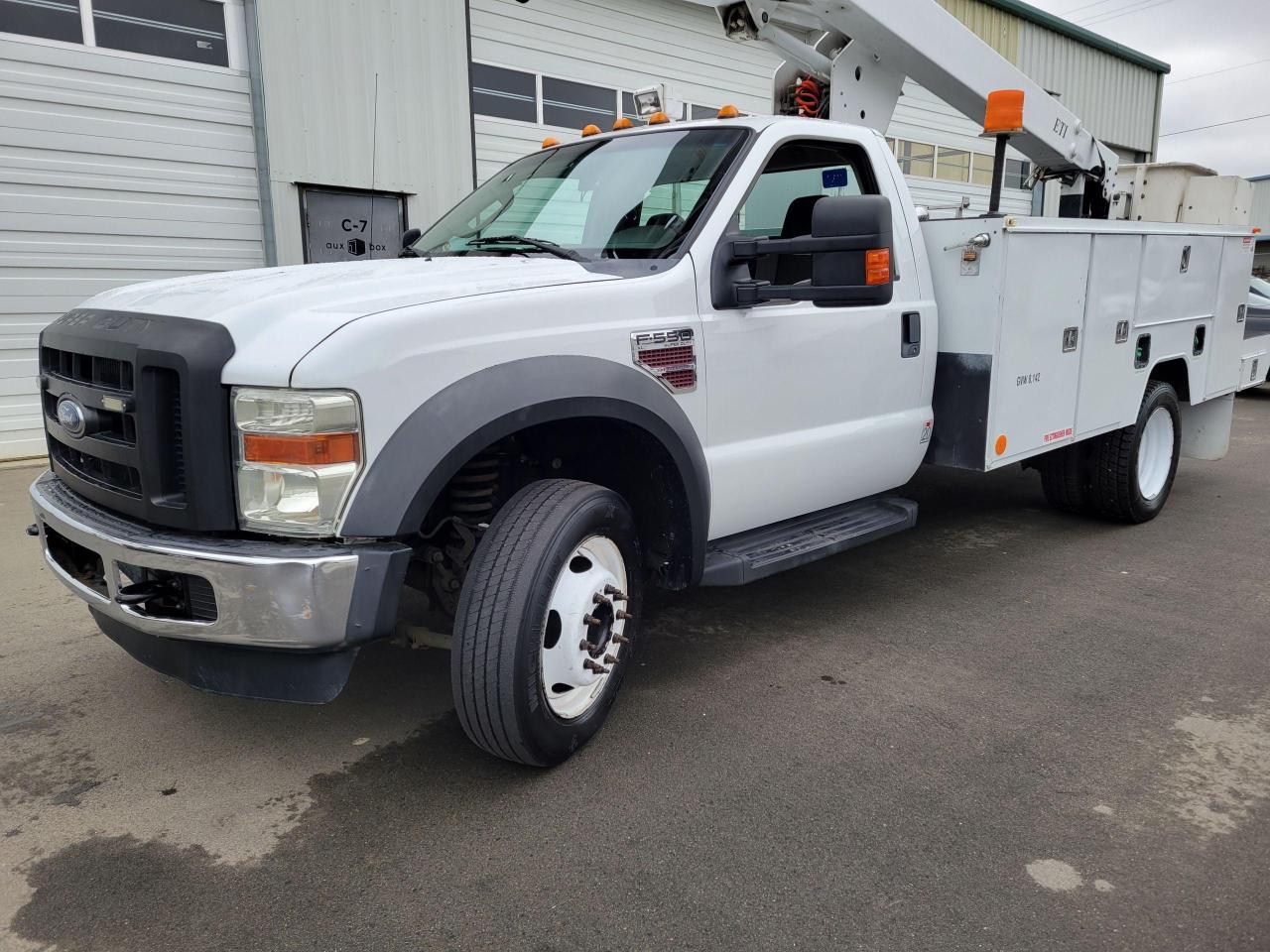 2009 Ford F-550  - Photo #1