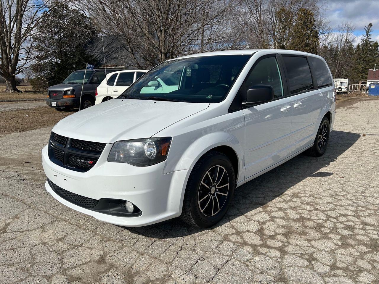 2014 Dodge Grand Caravan SXT*DRIVES GREAT*ONE OWNER*CLEAN CARFAX*HIGHWAY KM - Photo #1