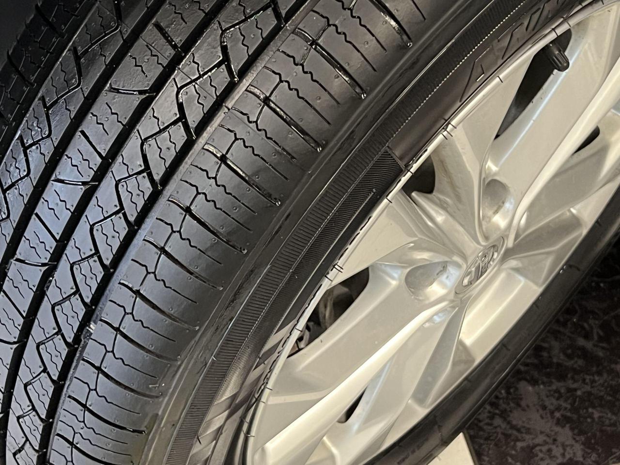 2016 Nissan Rogue SV+New Tires & Brakes+Camera+Bluetooth+A/C - Photo #12
