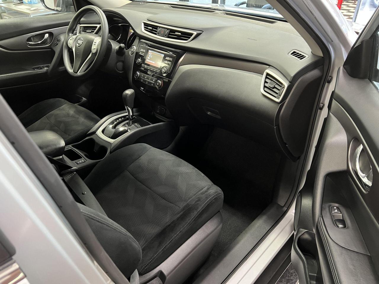 2016 Nissan Rogue SV+New Tires & Brakes+Camera+Bluetooth+A/C - Photo #20