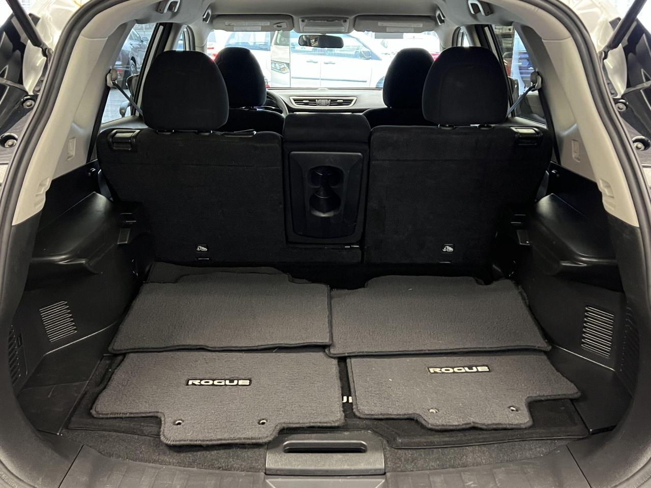2016 Nissan Rogue SV+New Tires & Brakes+Camera+Bluetooth+A/C Photo83