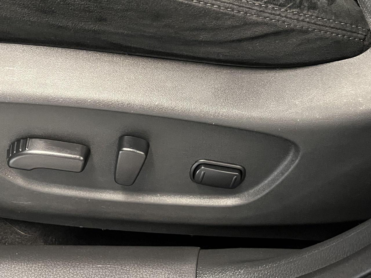 2016 Nissan Rogue SV+New Tires & Brakes+Camera+Bluetooth+A/C - Photo #39