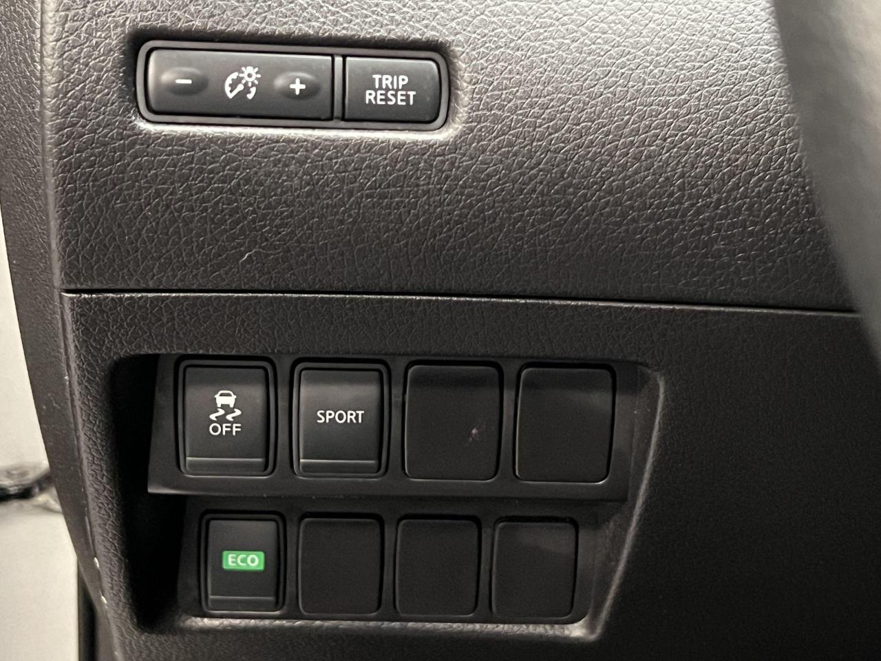 2016 Nissan Rogue SV+New Tires & Brakes+Camera+Bluetooth+A/C - Photo #44