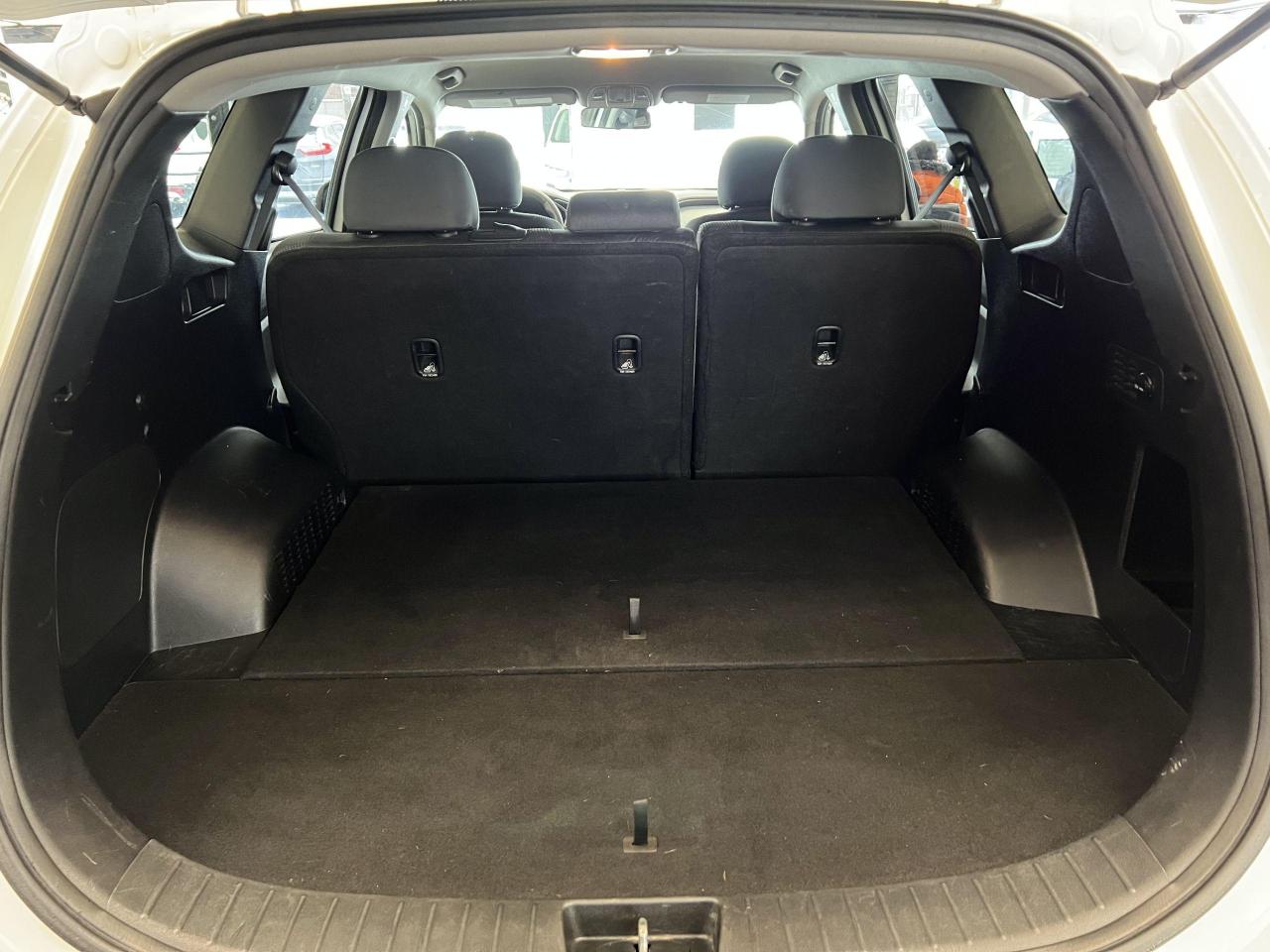 2019 Hyundai Santa Fe Essential AWD+ApplePlay+Camera+CLEAN CARFAX Photo86