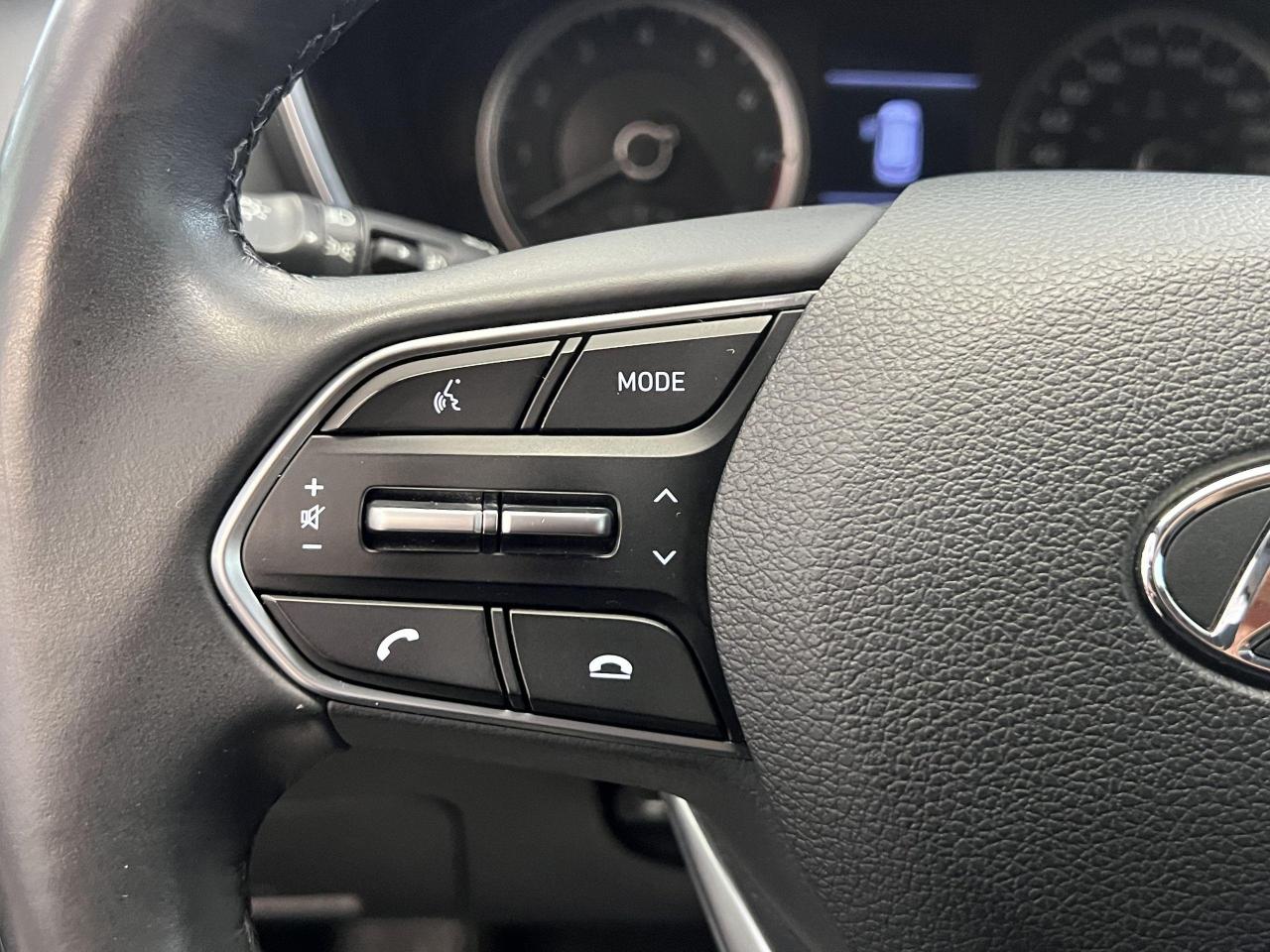2019 Hyundai Santa Fe Essential AWD+ApplePlay+Camera+CLEAN CARFAX - Photo #44