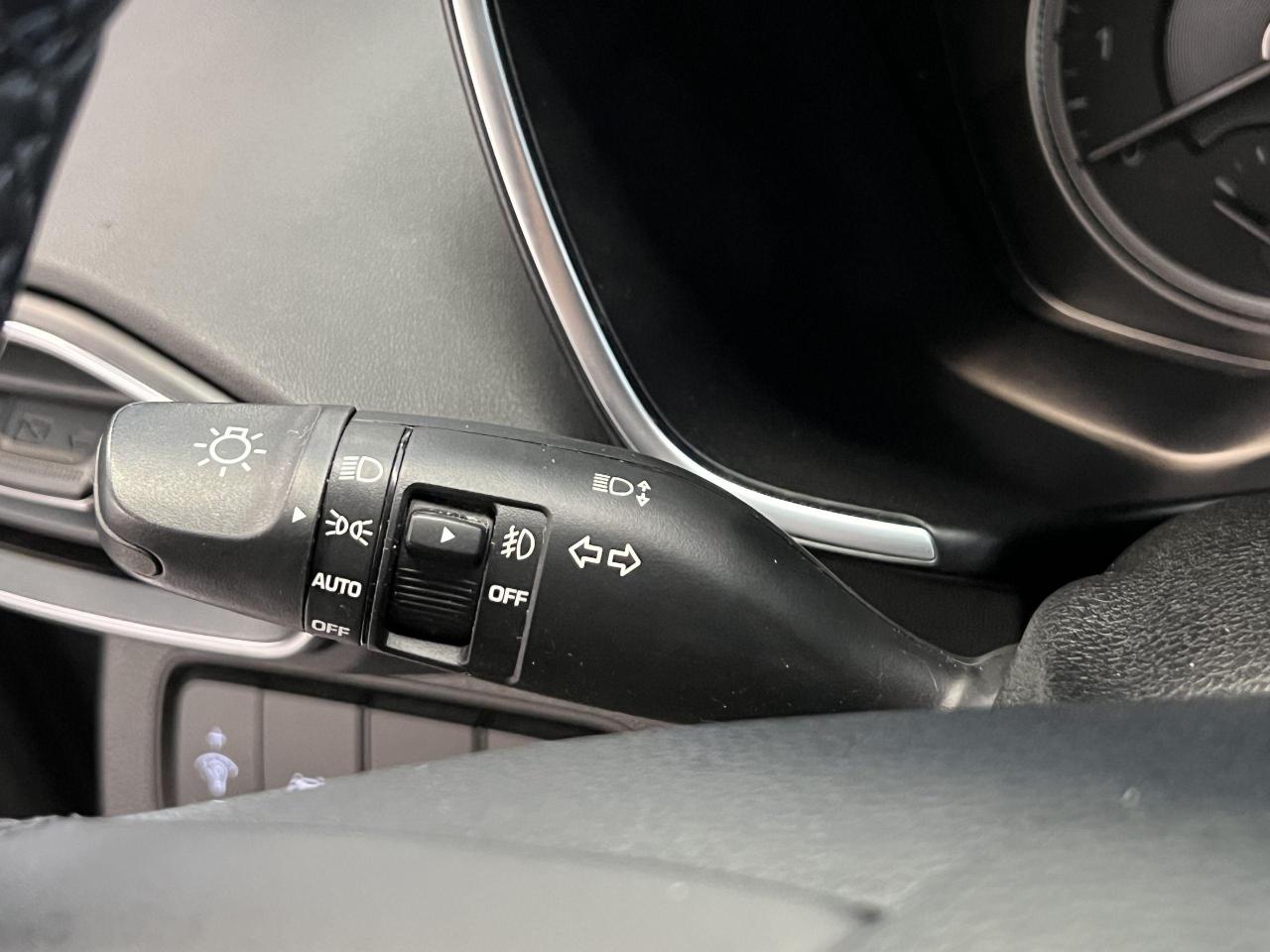 2019 Hyundai Santa Fe Essential AWD+ApplePlay+Camera+CLEAN CARFAX Photo106