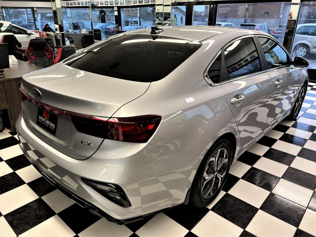 2020 Kia Forte EX+Alloys+LaneKeep+BlindSpot+ApplePlay+CleanCarfax Photo4