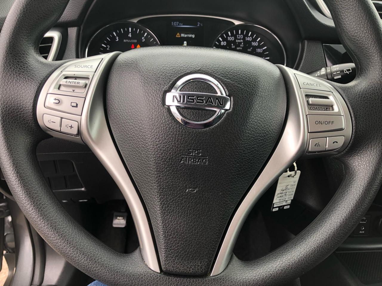 2016 Nissan Rogue FWD 4dr S Photo