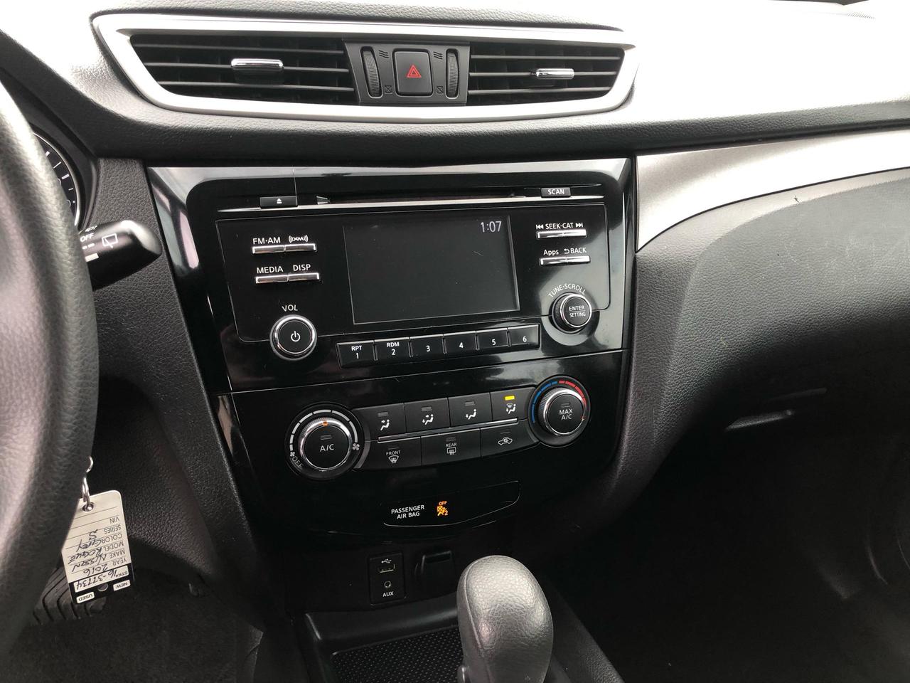 2016 Nissan Rogue FWD 4dr S Photo