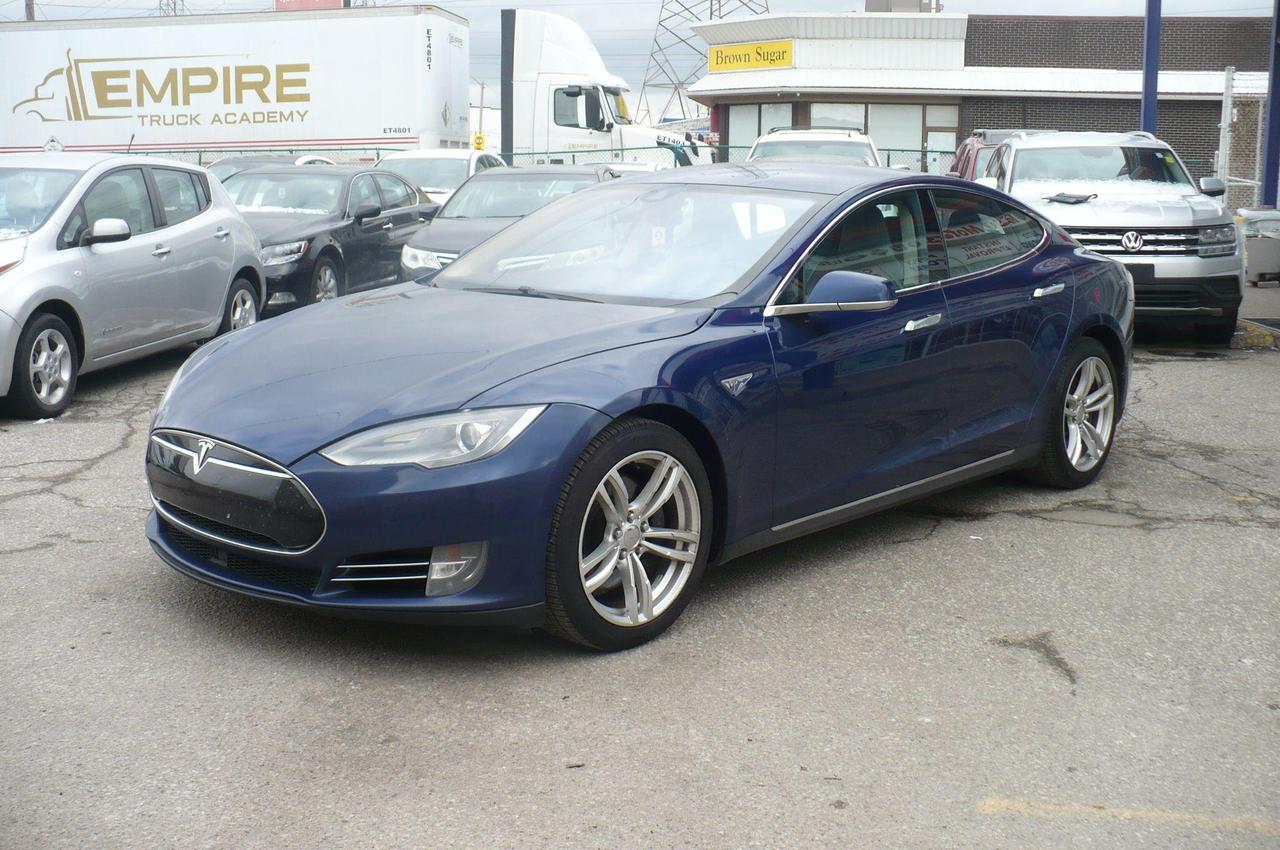 2015 Tesla Model S 4dr Sdn AWD 70D Photo