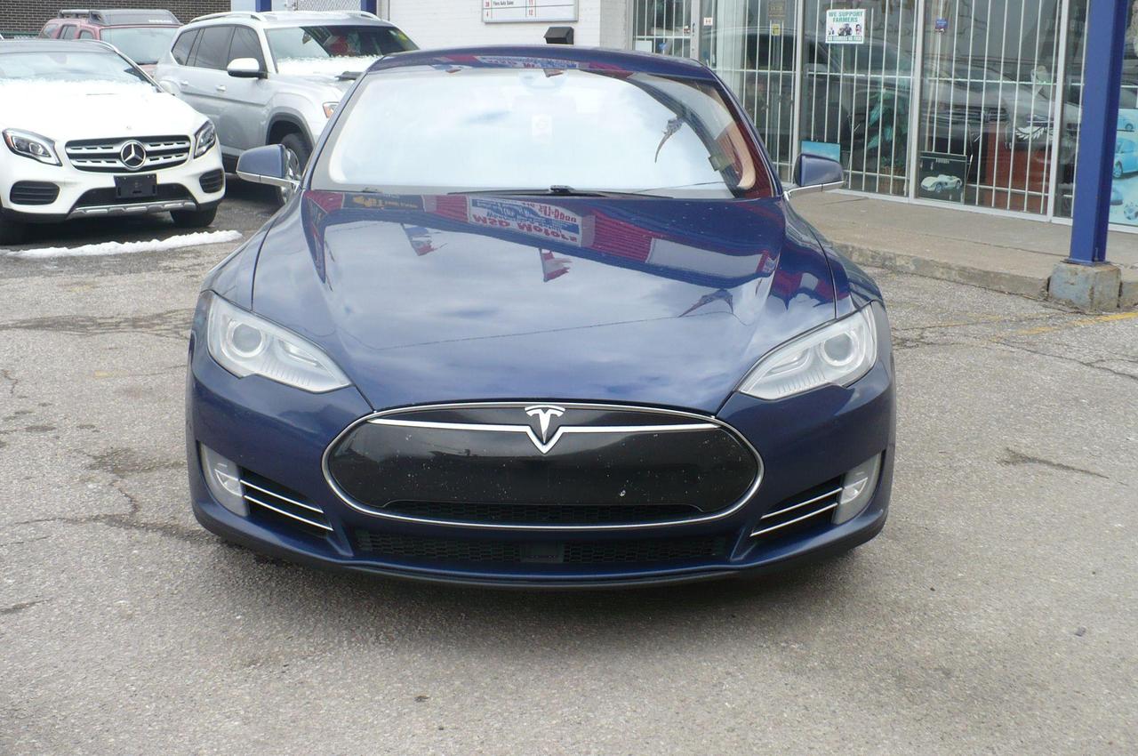 2015 Tesla Model S 4dr Sdn AWD 70D Photo