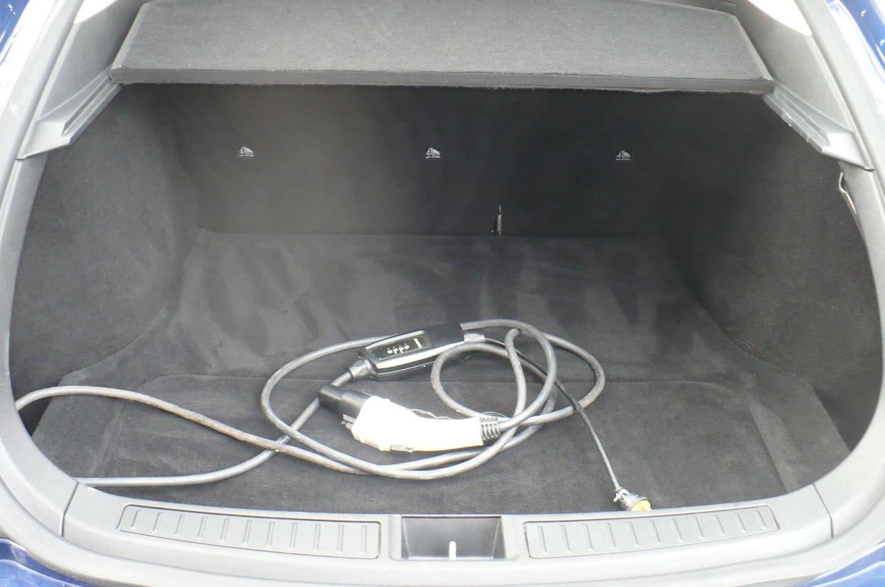2015 Tesla Model S 4dr Sdn AWD 70D Photo