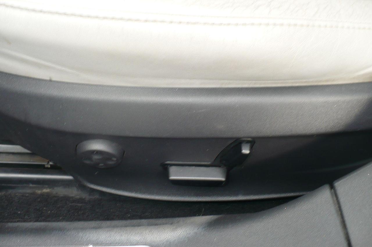 2015 Tesla Model S 4dr Sdn AWD 70D Photo