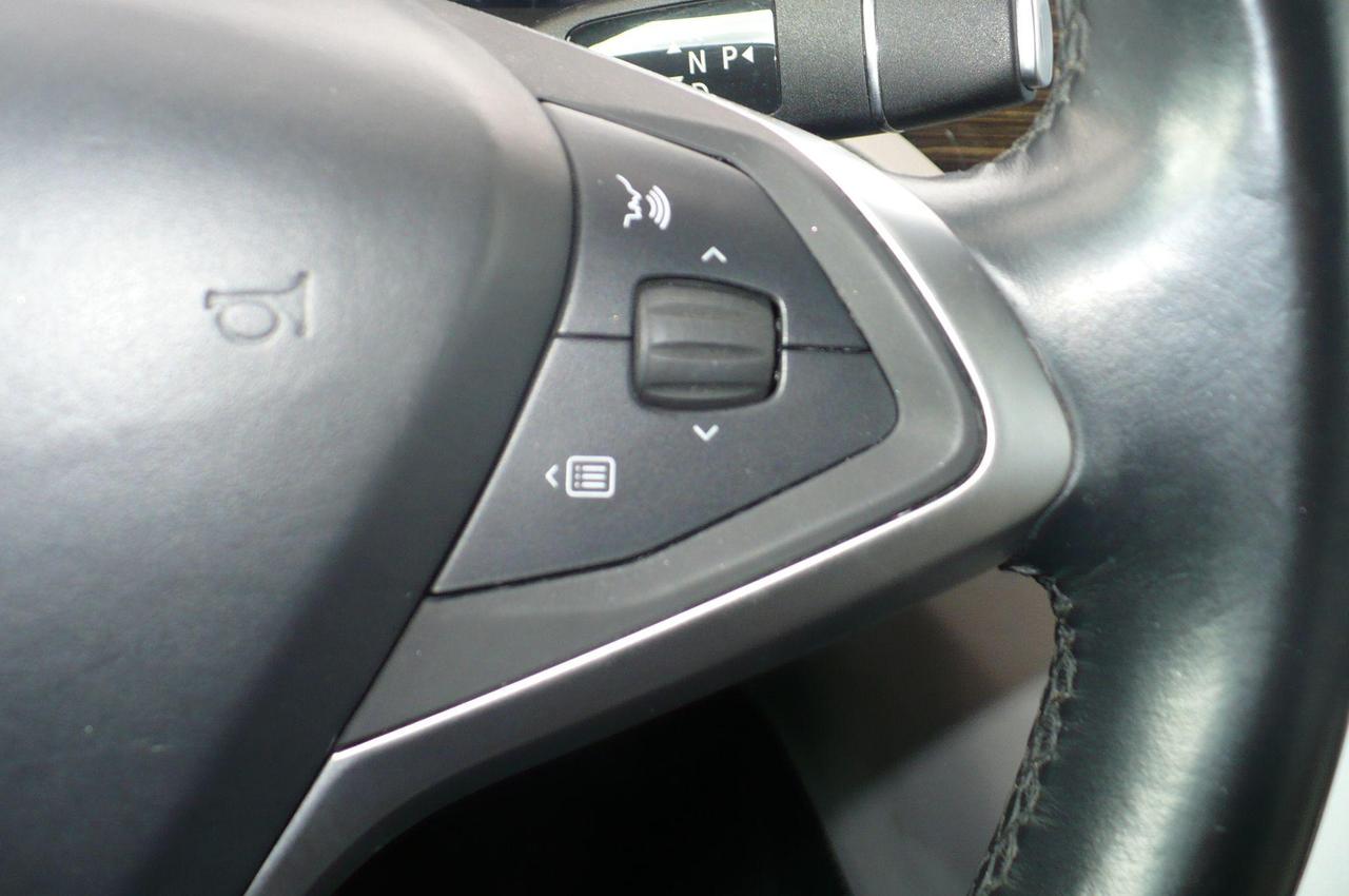 2015 Tesla Model S 4dr Sdn AWD 70D Photo