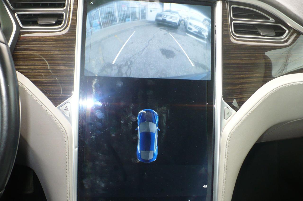 2015 Tesla Model S 4dr Sdn AWD 70D Photo