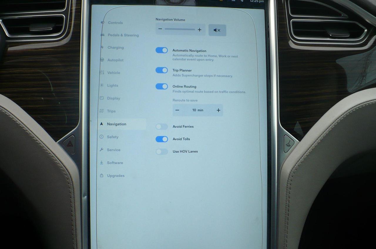 2015 Tesla Model S 4dr Sdn AWD 70D Photo