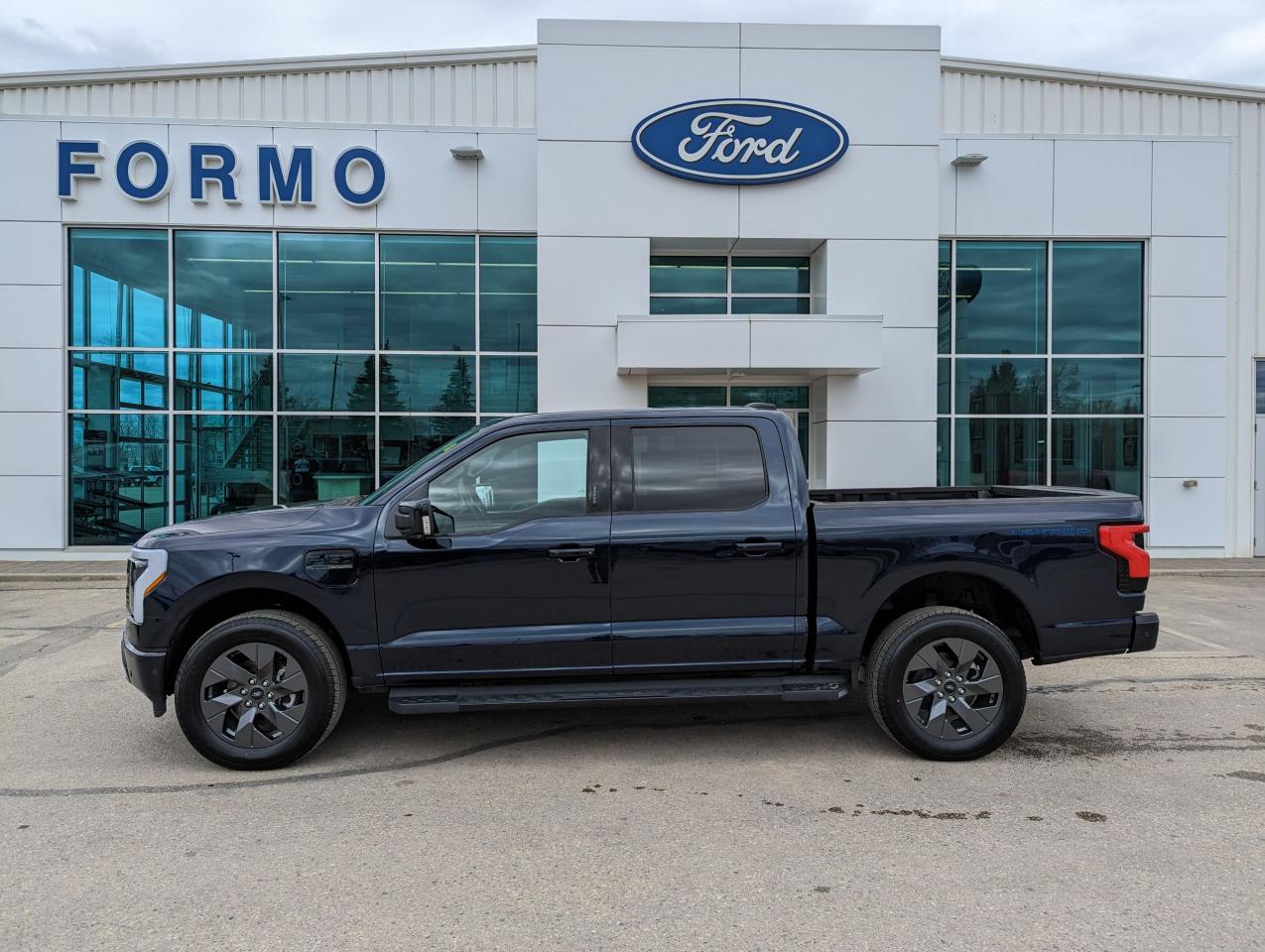 Image - 2023 Ford F-150 Lightning Lariat