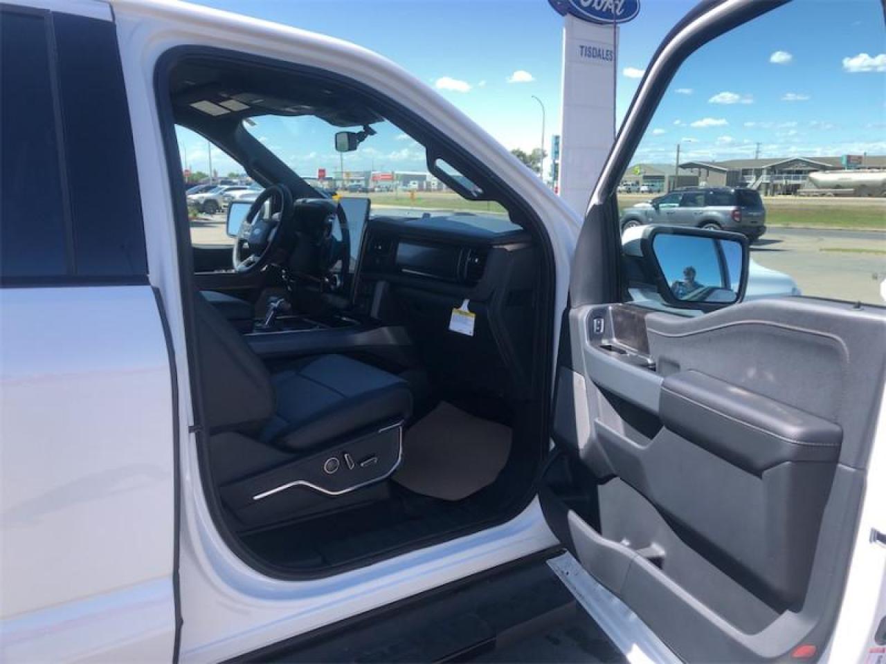2023 Ford F-150 Lightning Lariat  - Leather Seats Photo5
