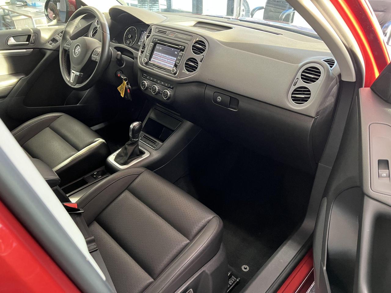 2015 Volkswagen Tiguan Highline+New Tires+Brakes+PanoRoof+CAM+CLEANCARFAX - Photo #21