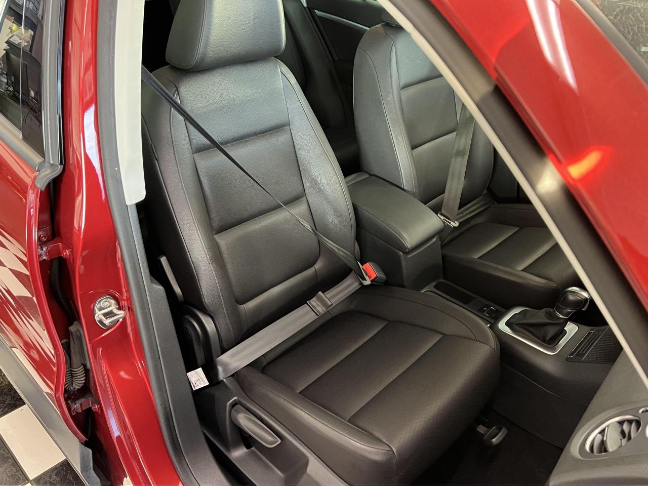 2015 Volkswagen Tiguan Highline+New Tires+Brakes+PanoRoof+CAM+CLEANCARFAX - Photo #23