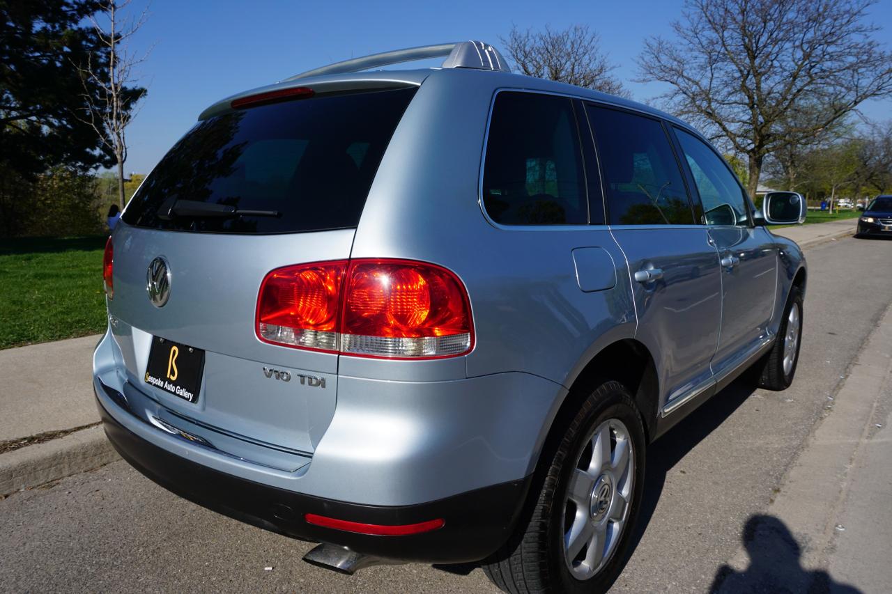 2004 Volkswagen Touareg V10 TDI / 1 OWNER / NO ACCIDENTS / LOCALLY OWNED Photo3