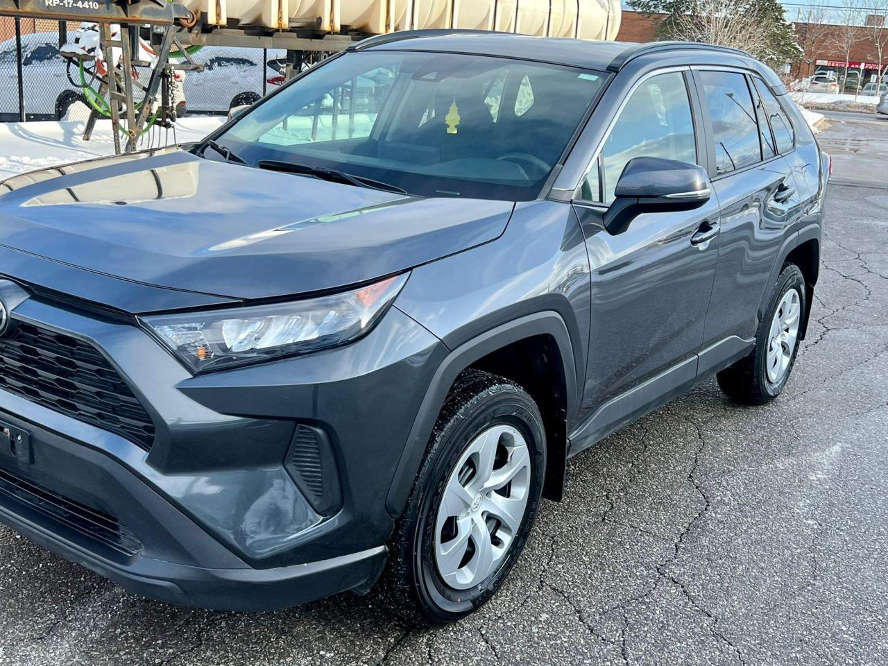 2022 Toyota RAV4 LE AWD Photo2