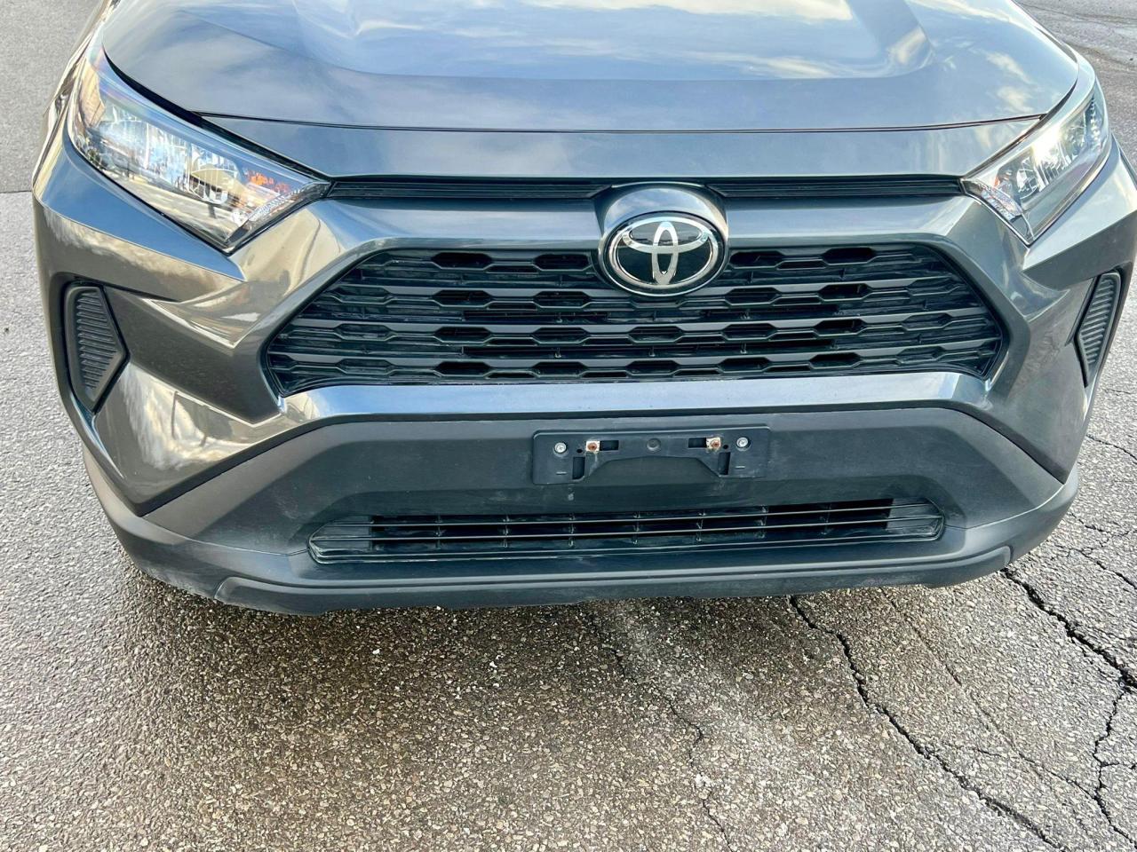 2022 Toyota RAV4 LE AWD Photo3