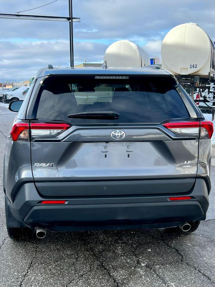 2022 Toyota RAV4 LE AWD Photo4