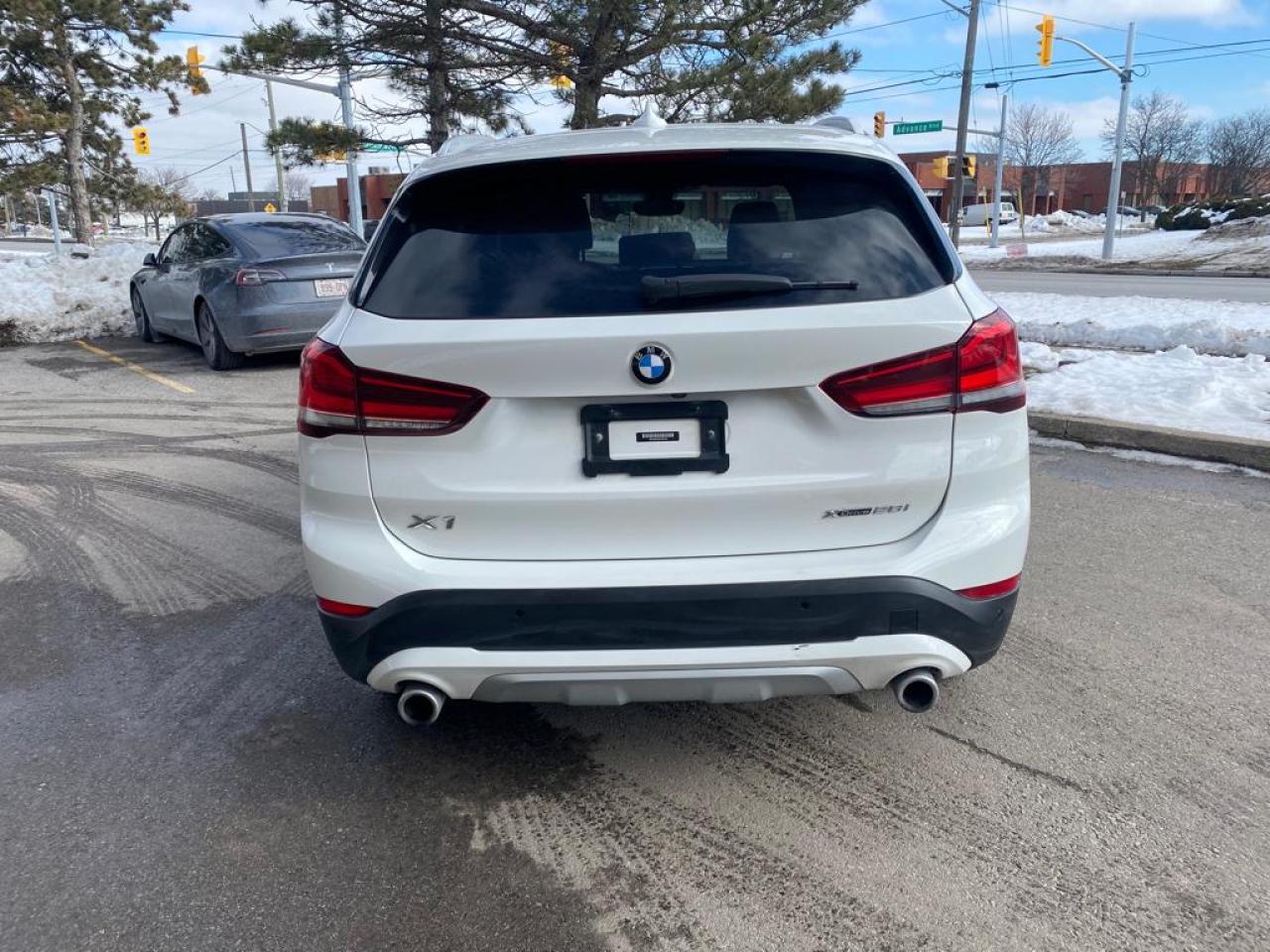 2020 BMW X1 xDrive28i Photo4