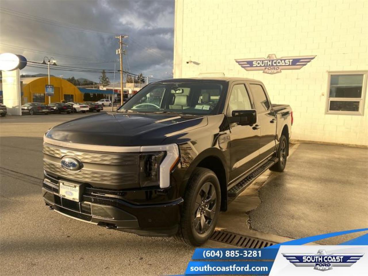 2023 Ford F-150 Lightning Lariat  - Leather Seats Photo0