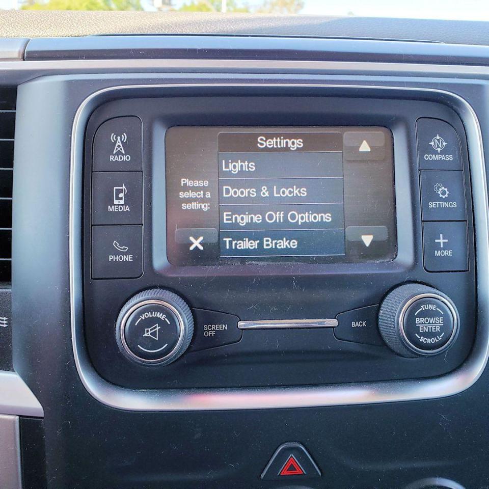 2019 RAM 1500 Classic 4X4 CREW CAB ONLY 72,102 KM - Photo #19