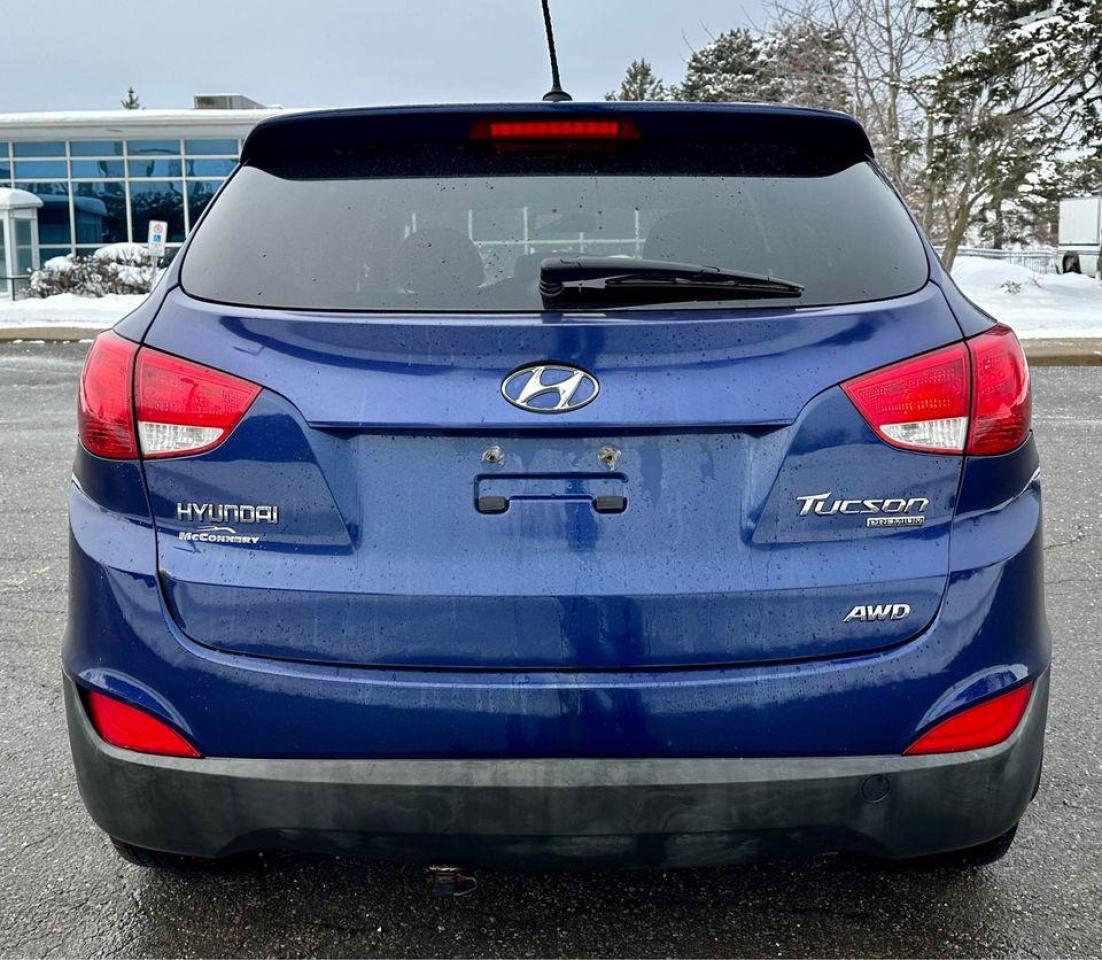2013 Hyundai Tucson 2.4 L  4 Cylinder  AWD Photo3