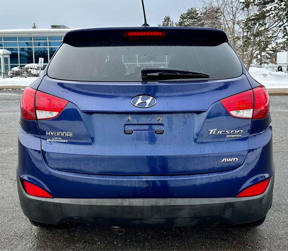 2013 Hyundai Tucson 2.4 L  4 Cylinder  AWD - Photo #4