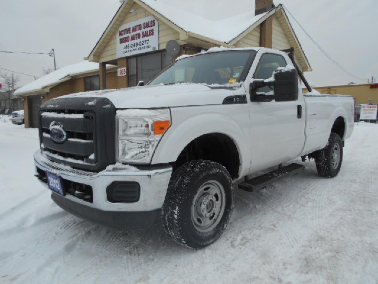 2012 Ford F-250 XL 4X4 Regular Cab 8Ft Box Power Liftgate 137,000K