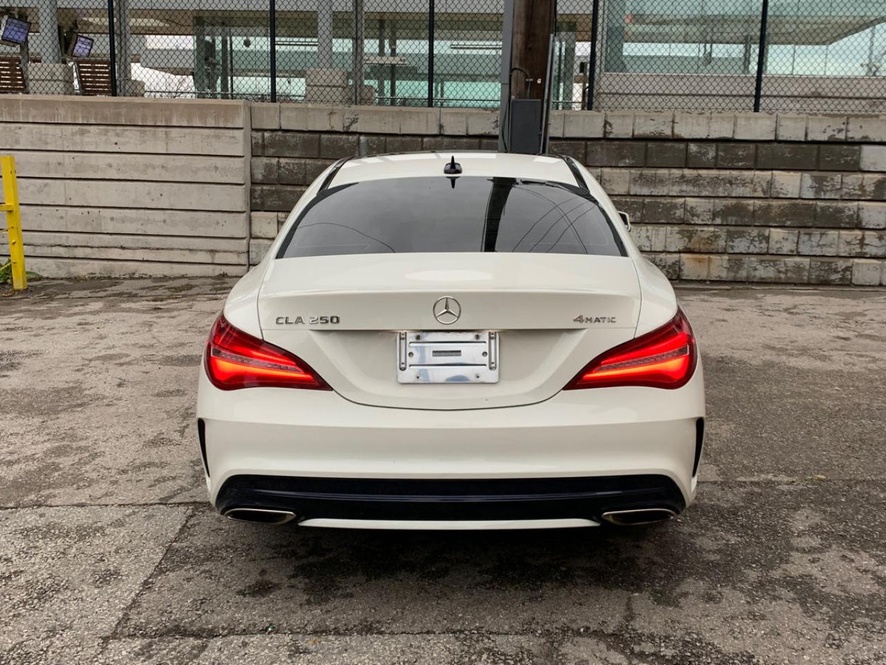 2018 Mercedes-Benz CLA-Class  Photo4