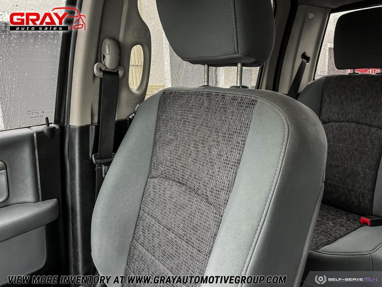 2013 RAM 1500 4WD CREW CAB 140.5" SLT - Photo #22