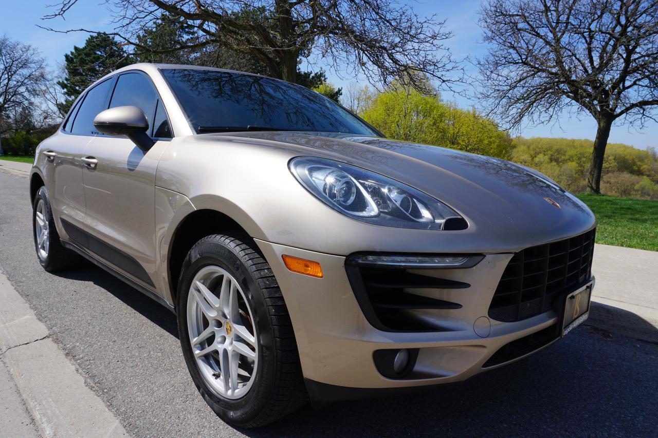 2017 Porsche Macan 1 OWNER / NO ACCIDENTS / RARE COMBO / LOCAL SUV - Photo #6