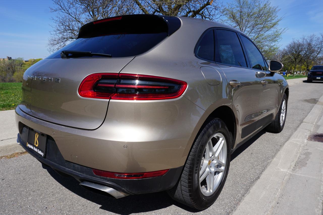 2017 Porsche Macan 1 OWNER / NO ACCIDENTS / RARE COMBO / LOCAL SUV - Photo #4