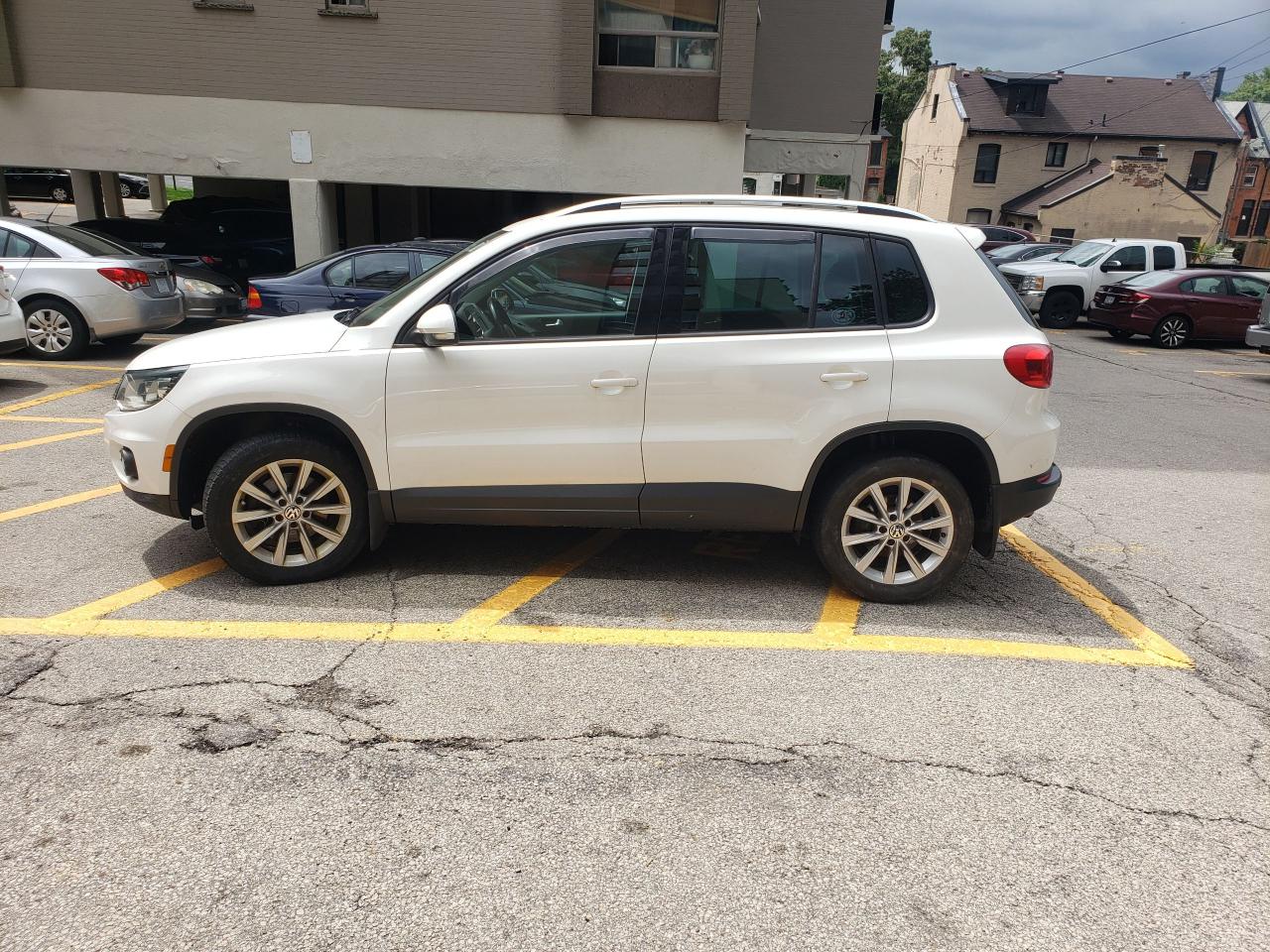 2012 Volkswagen Tiguan COMFORTLINE - Photo #4