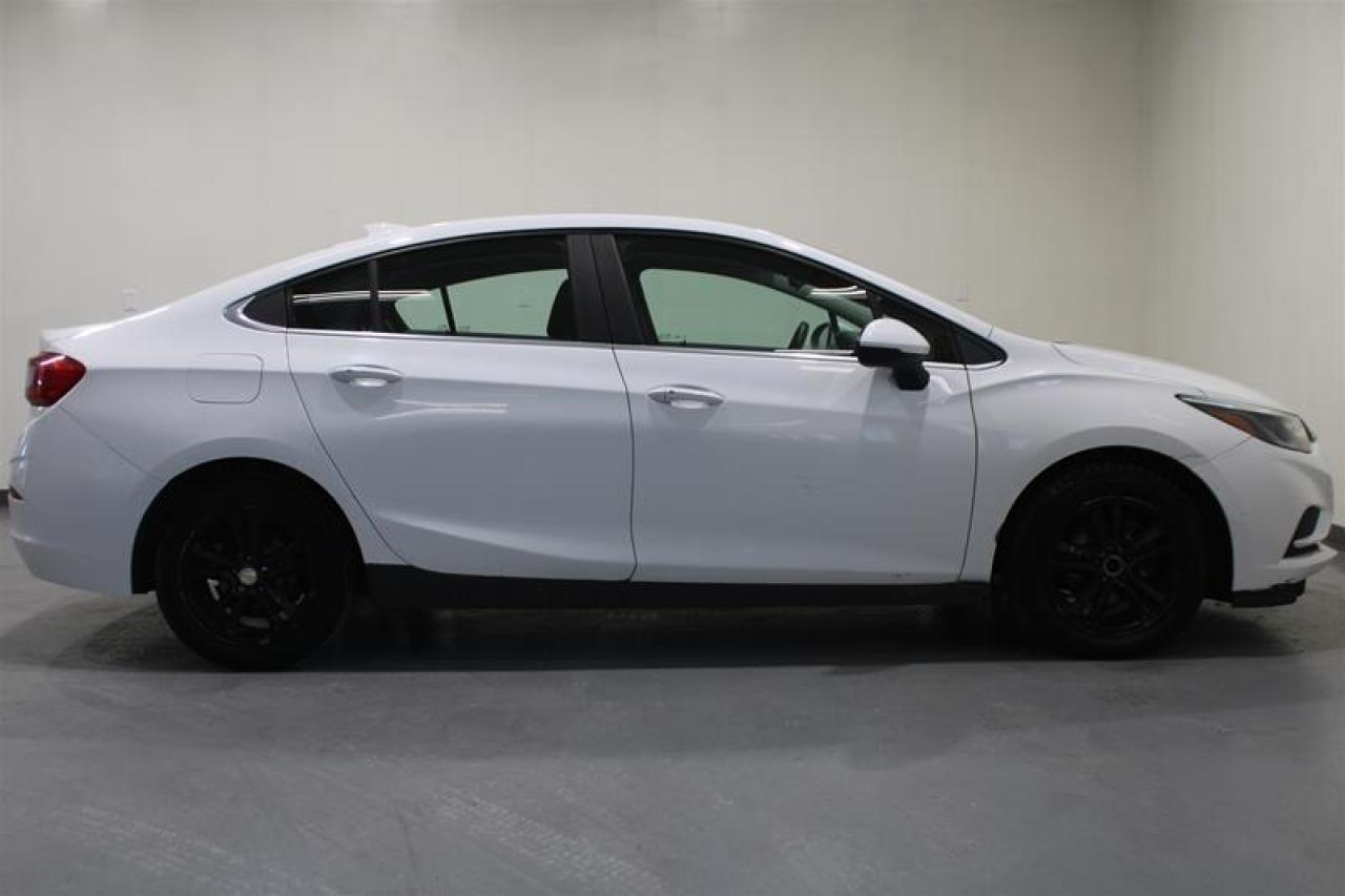 Used 2017 Chevrolet Cruze LT - 6AT for sale in Cambridge, ON
