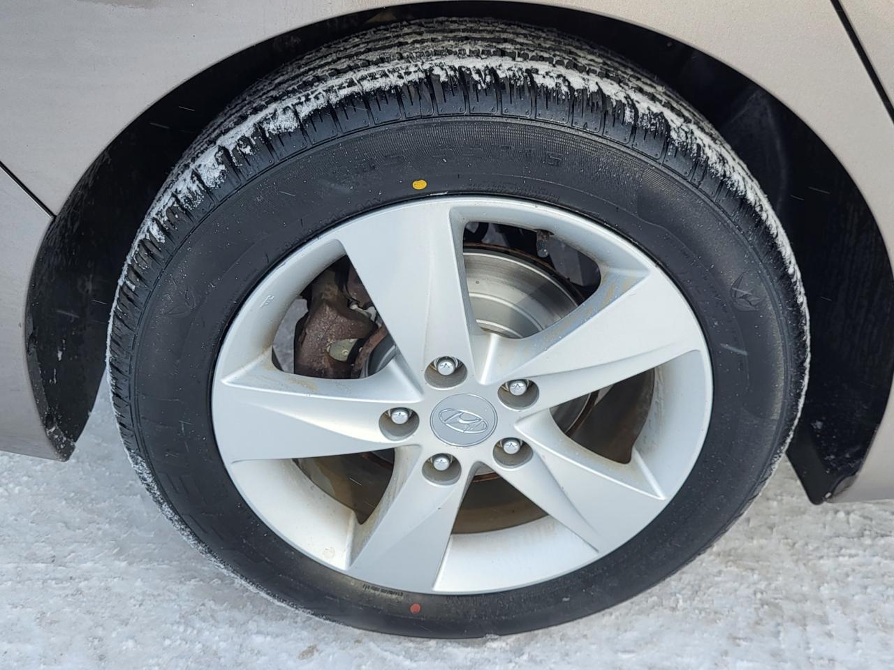 2013 Hyundai Elantra GLS Photo