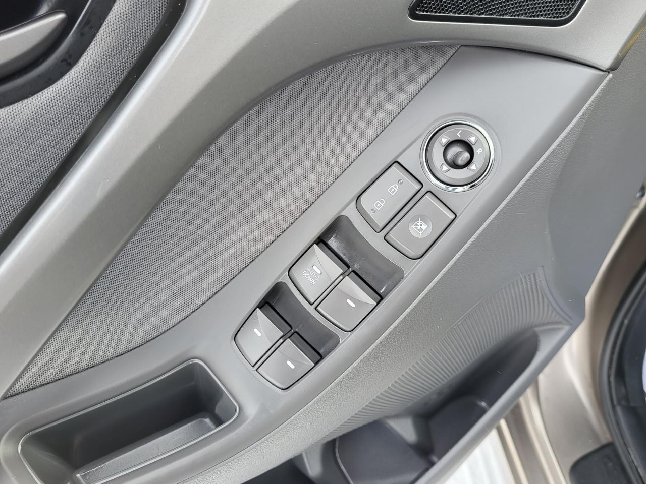 2013 Hyundai Elantra GLS Photo