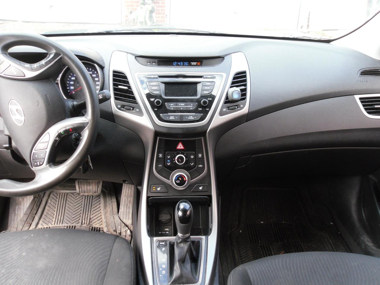 2015 Hyundai Elantra GL - Photo #7