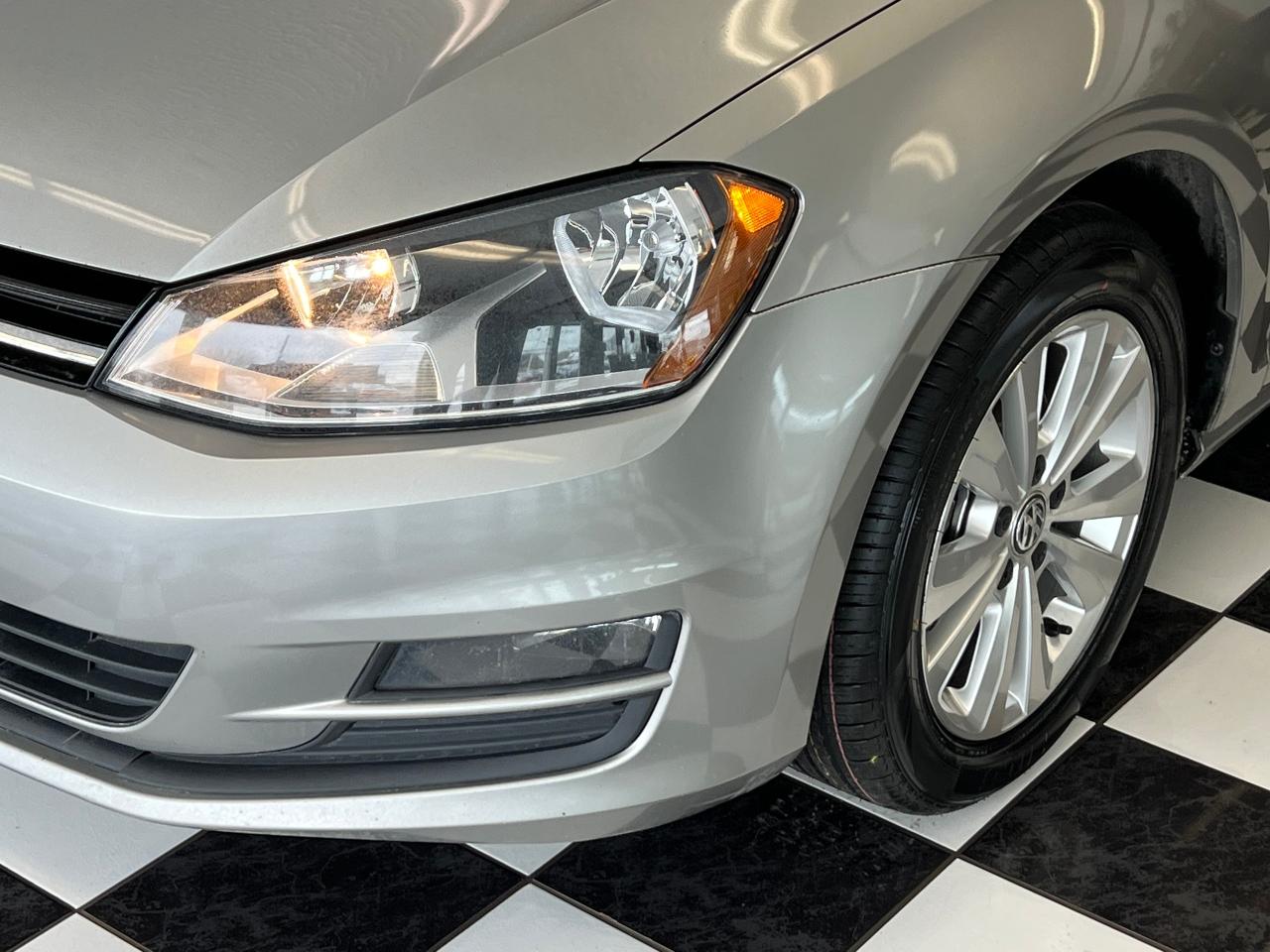 2017 Volkswagen Golf COMFORTLINE+Leather+Roof+New Tires+CLEAN Carfax - Photo #42