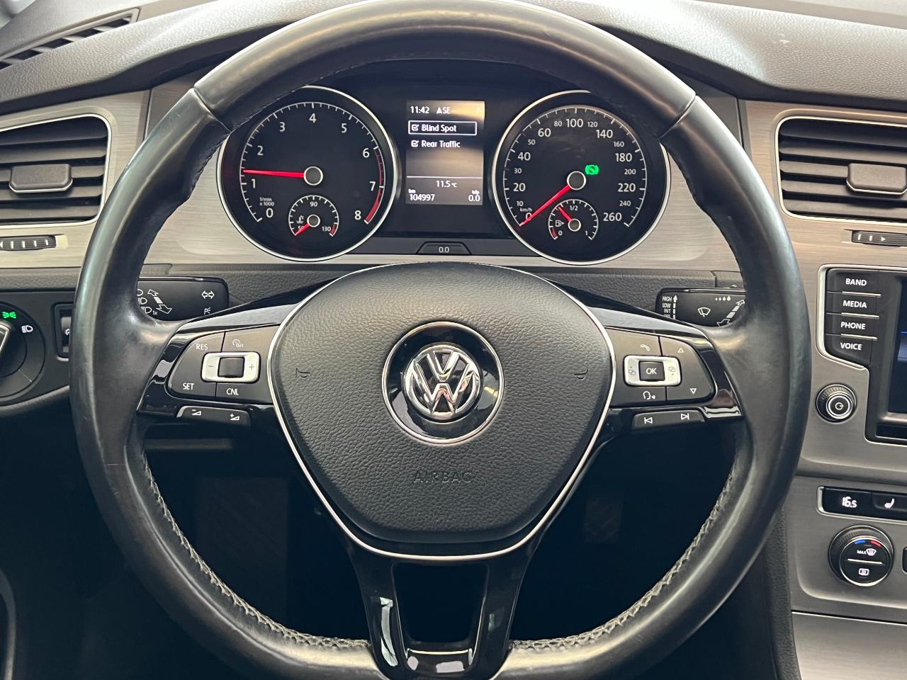 2017 Volkswagen Golf COMFORTLINE+Leather+Roof+New Tires+CLEAN Carfax - Photo #8