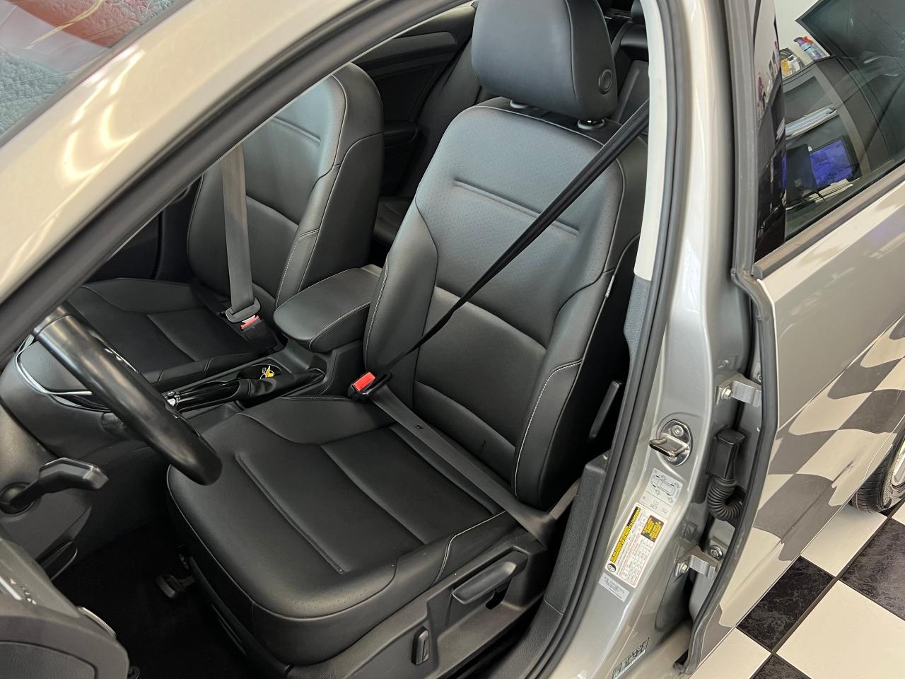 2017 Volkswagen Golf COMFORTLINE+Leather+Roof+New Tires+CLEAN Carfax - Photo #20
